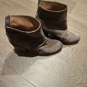 Sorrel leather suede boots